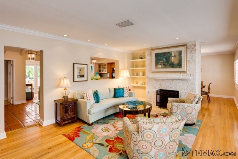 5 bedroom House For Sale: 1206 Manati.. - 2