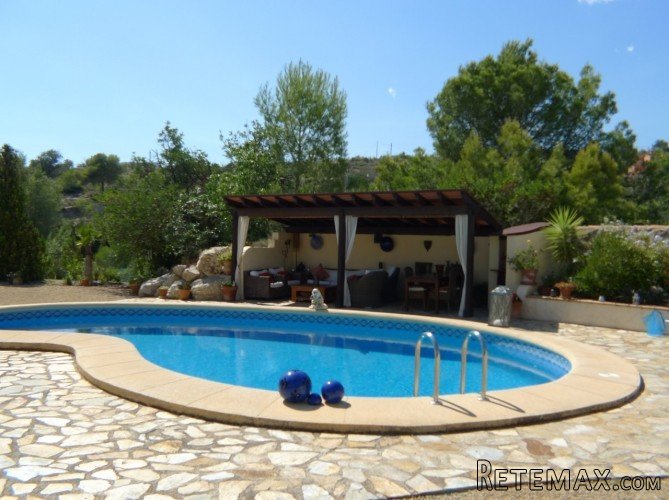 Finca style property for sale located at just 10 minutes.. - 2
