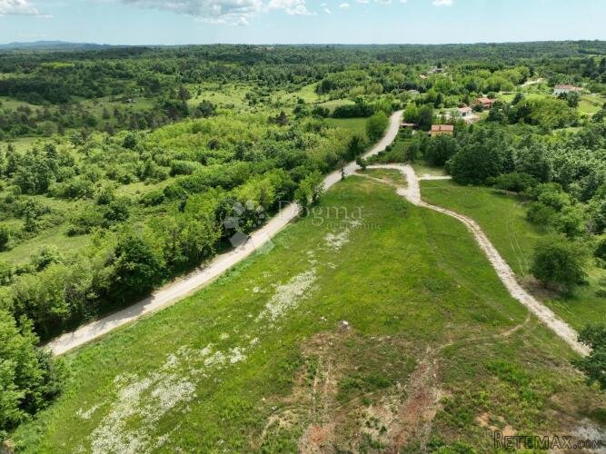 Veliko građevinsko zemljište na osami - 2