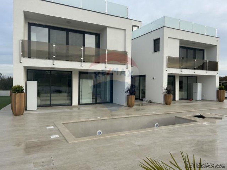 Poreč, moderna vila sa bazenom 2 km od Poreča - 3