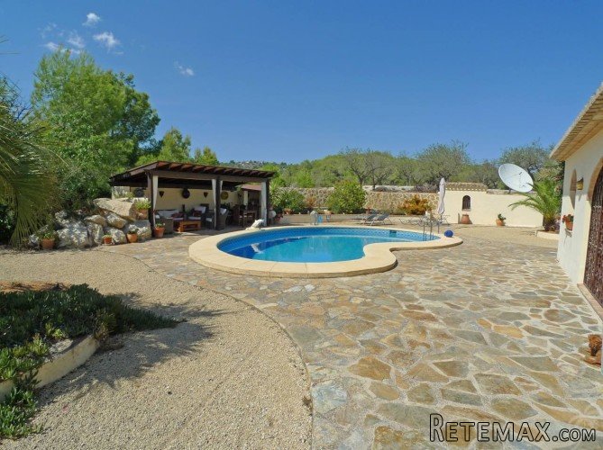 Finca style property for sale located at just 10 minutes.. - 4