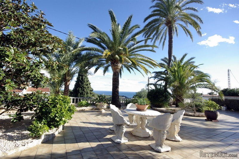 6 Bedrooms - Villa - Alicante - For Sale