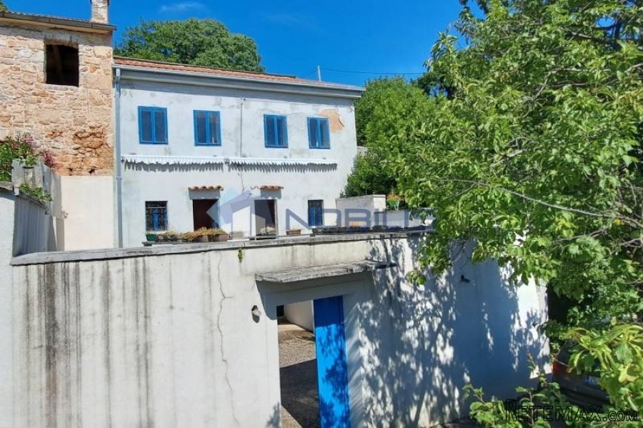 Crikvenica - Mavrići, kuća 160 m2 s dvorištem i vrtom - SN..