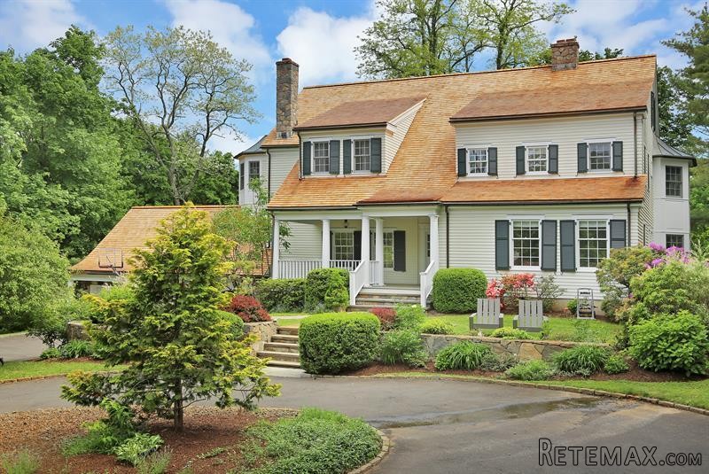 4 bedroom House For Sale: 6 Dingletown..