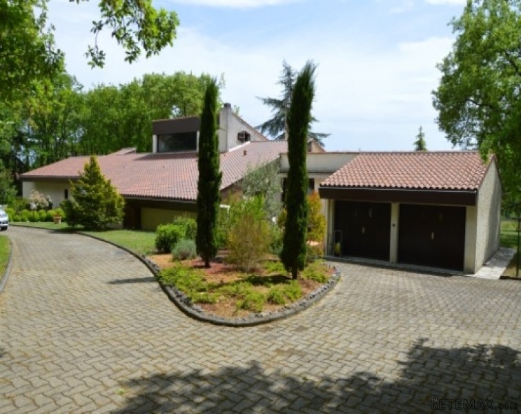 Outstanding Architect Designed Villa..