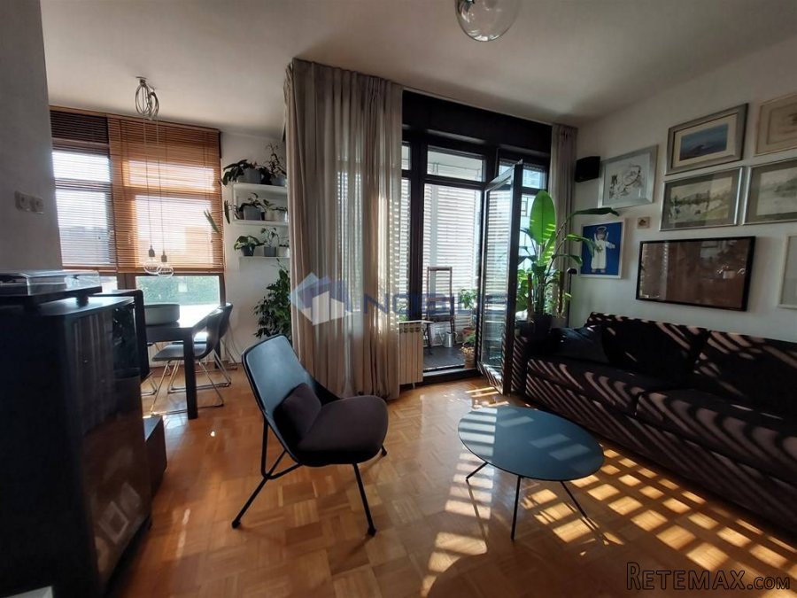 Zagreb, Trnje, 2- sobni stan 54 m2, 2. kat uz Nacionalnu..