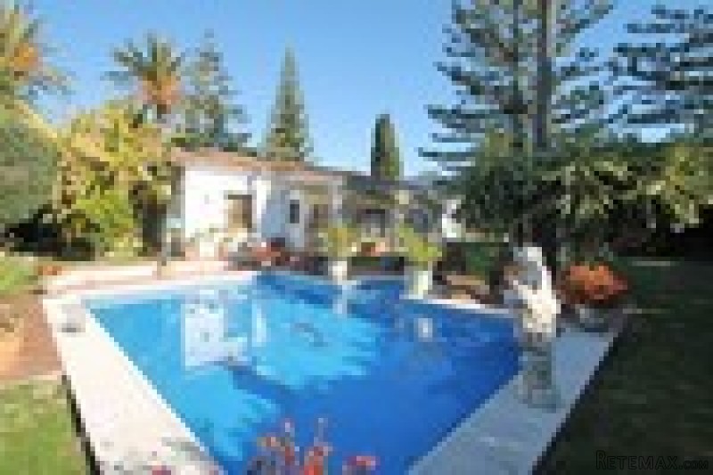 4 Bedrooms - Villa - Malaga - For Sale