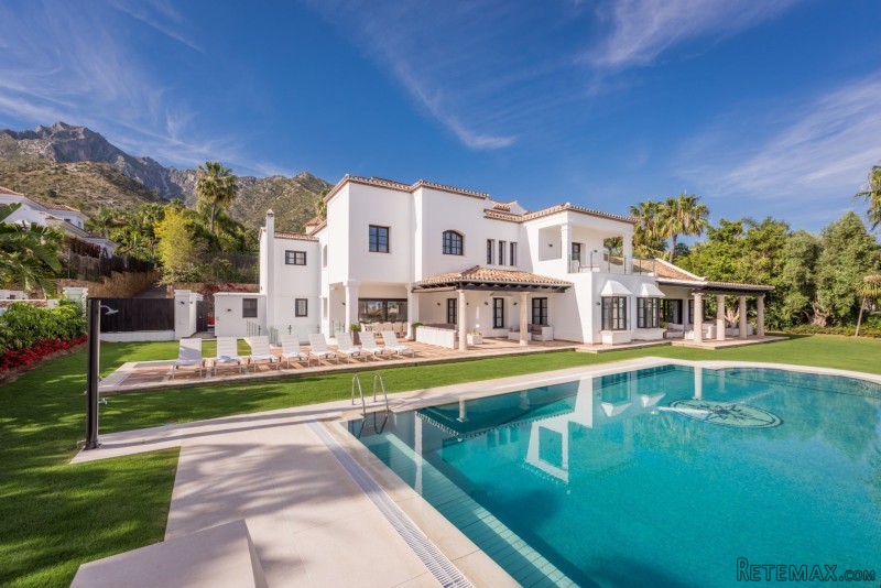 9 Bedrooms - House - Andalucia - For..