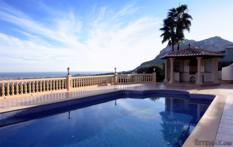 Classical Two-Storey Villa In Marquesa.. - 2