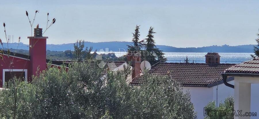 Građevinsko zemljište 700 m od mora