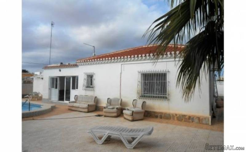 3 Bedroom 2 Bathroom Villa In..