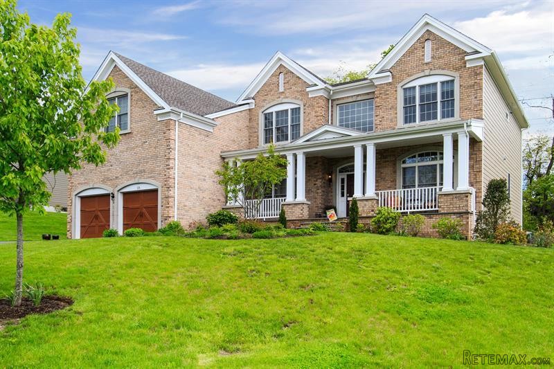 4 bedroom House For Sale: 25 Cheshire..