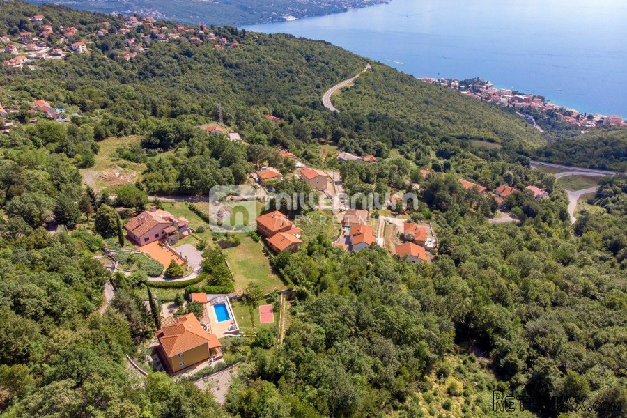 Opatija, Veprinac, samostojeća vila s bazenom