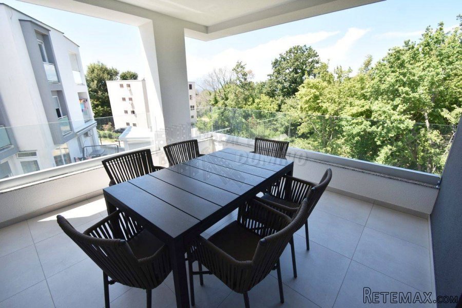 Apartman u novogradnji! Njivice!! - 3