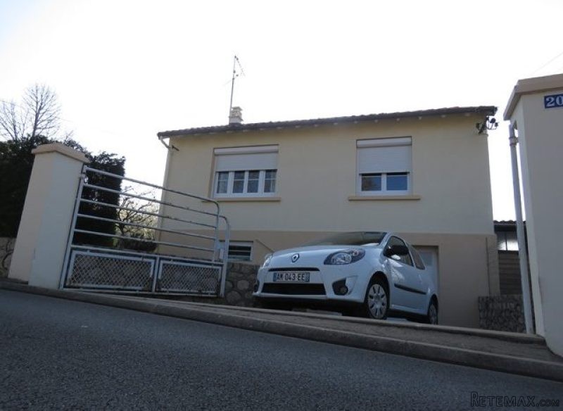 Lovely little house in Montmorillon.. - 2