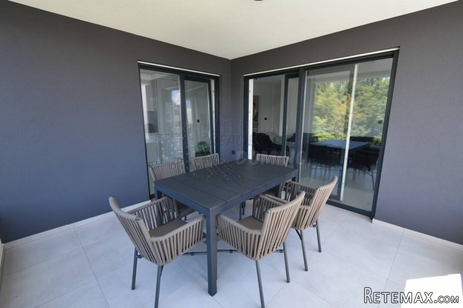 Apartman u novogradnji! Njivice!! - 4