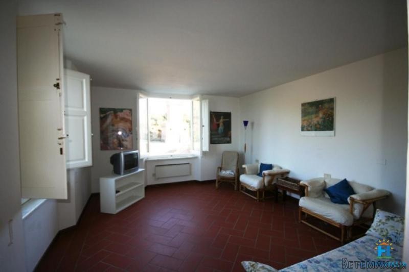 Apartment in splendid villa on sea front - 2