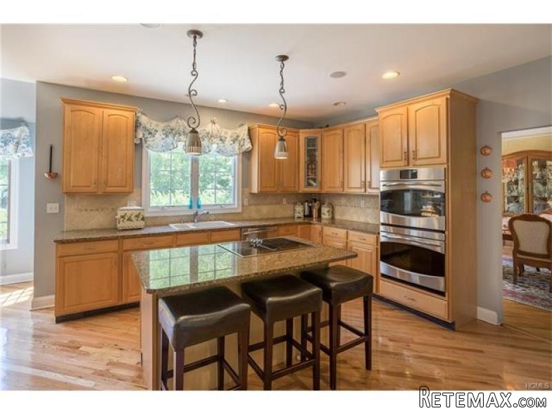 4 bedroom House For Sale: 11 Mathews.. - 2