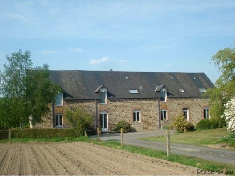 Countryside Property with Outbuilding