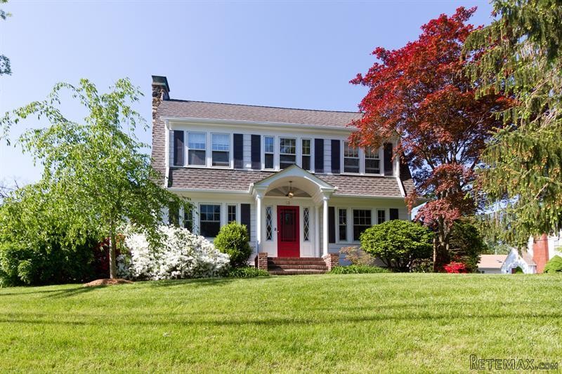 3 bedroom House For Sale: 19 Pocantico..
