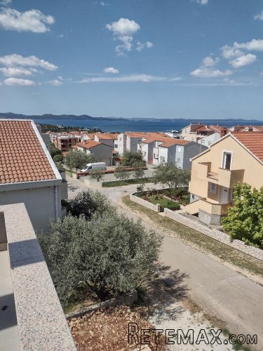 Prodaje se stambena zgrada sa tri stana 350 m2 - 11