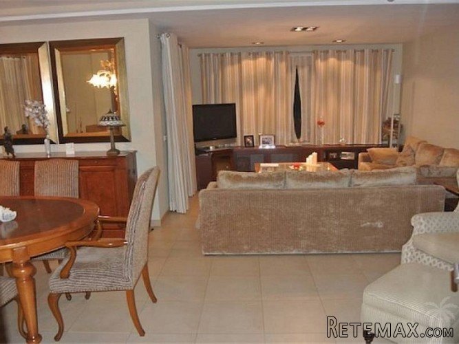 This villa was built in 2004 on a plot of 1.000m2 within.. - 3