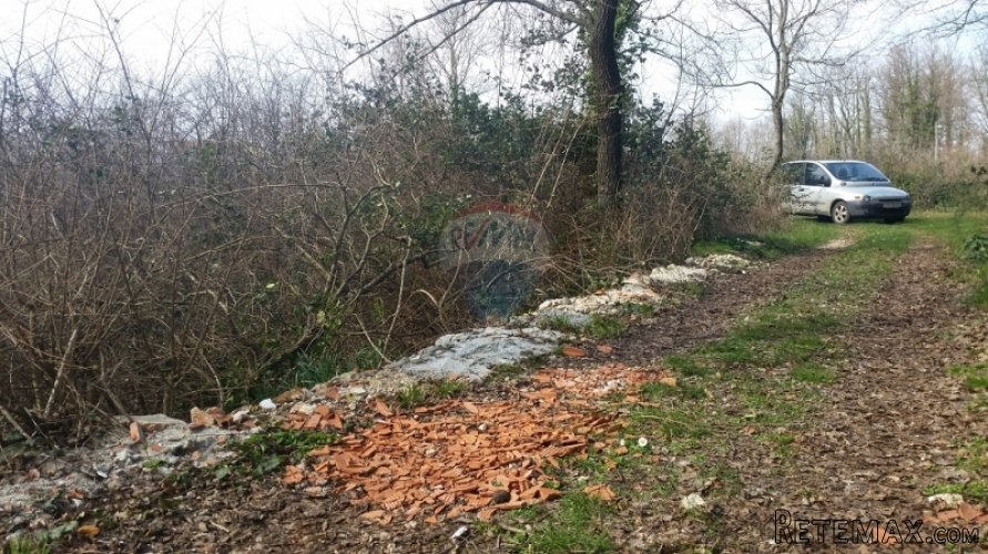 GRAĐEVINSKO ZEMLJIŠTE- BARBAN! - 2