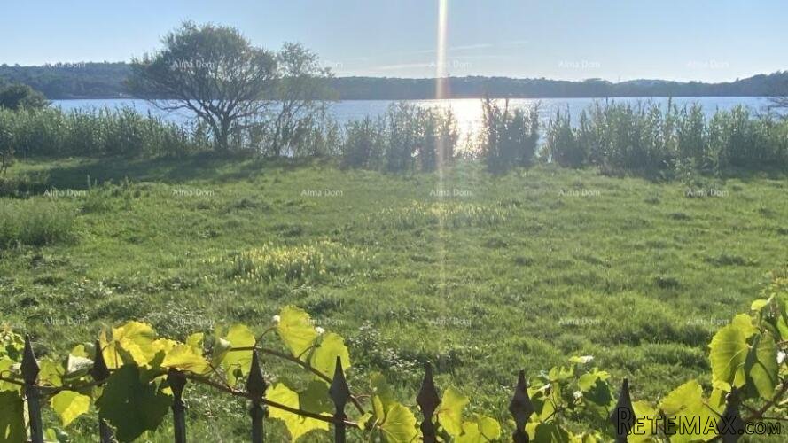 POMER, prvi red do mora, kuća s građevinskim zemljištem i pr.. - 4
