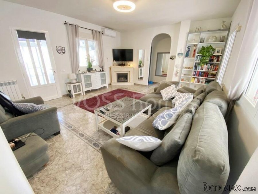 NEW LISTING TO VOSS HOMES - A cleverly designed beautifully.. - 15
