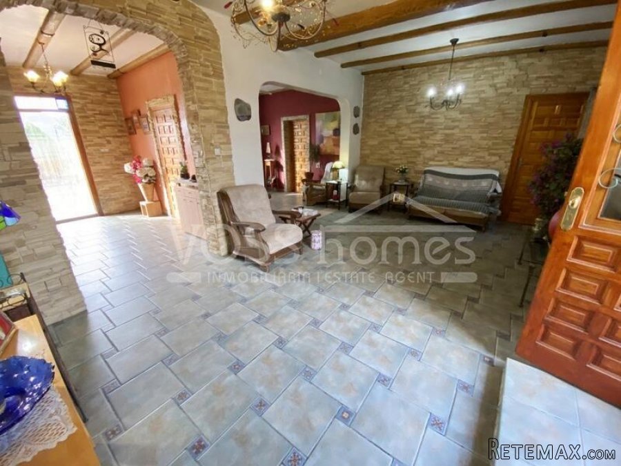 NEW & EXCLUSIVE TO VOSS HOMES - A uniquely designed, full.. - 16