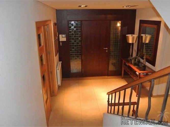 This villa was built in 2004 on a plot of 1.000m2 within.. - 6