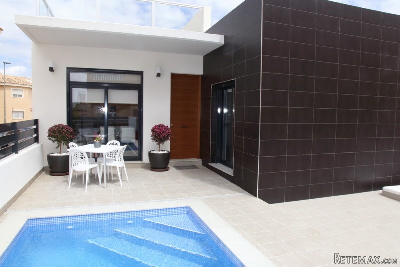 RS265, Modern semi-detached house in..