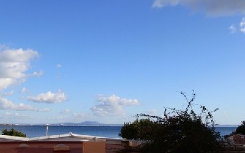 Apartment in Palmanova with sea views..