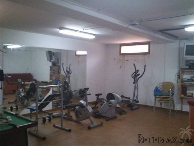 This villa was built in 2004 on a plot of 1.000m2 within.. - 8
