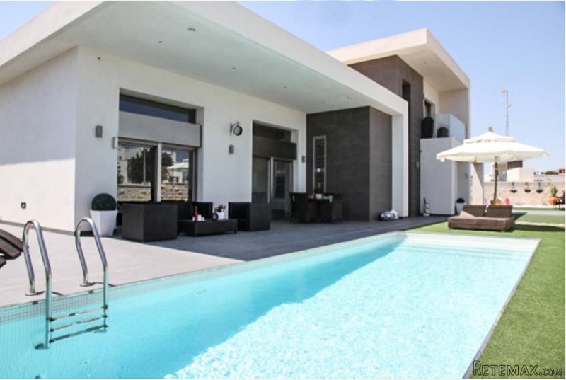 3 Bedrooms - Villa - Alicante - For Sale