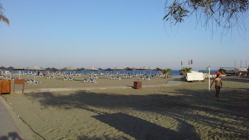 1 bedroom flat near the beach