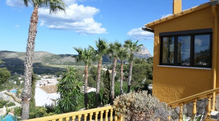Well presented villa in strikingly beautiful setting atop.. - 2