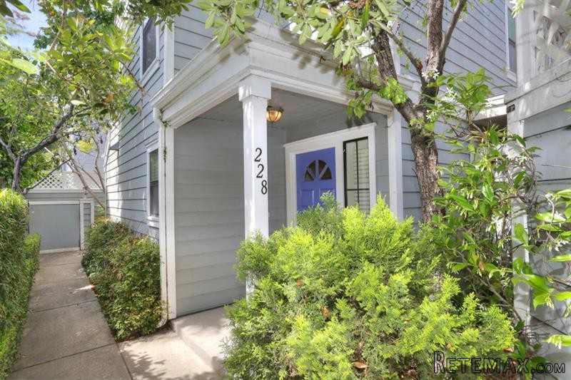 2 bedroom Apartment For Sale: 228..