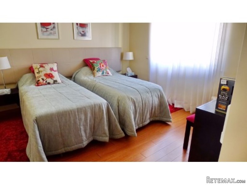 2 Bedroom Apartment With Parking Space.. - 2