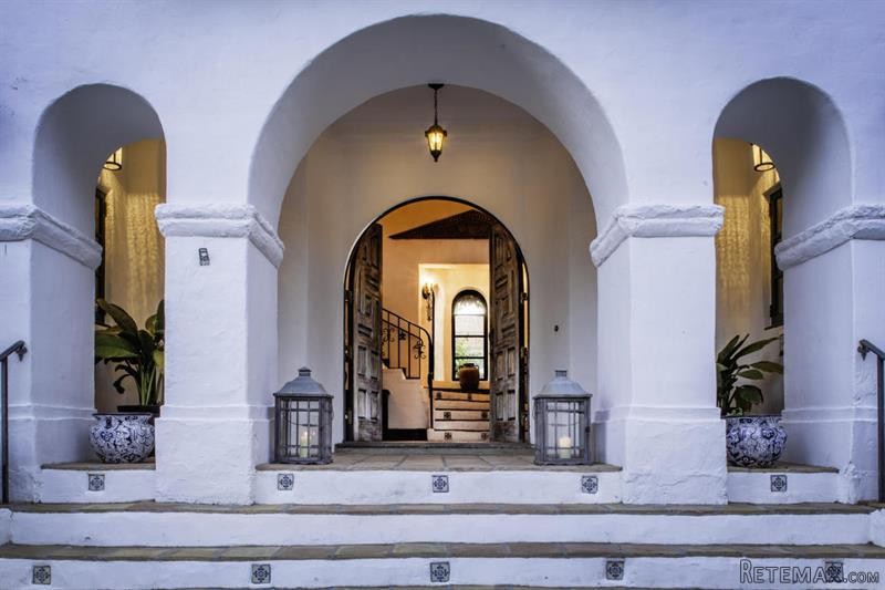 4 bedroom House For Sale: 1360 E Valley.. - 2
