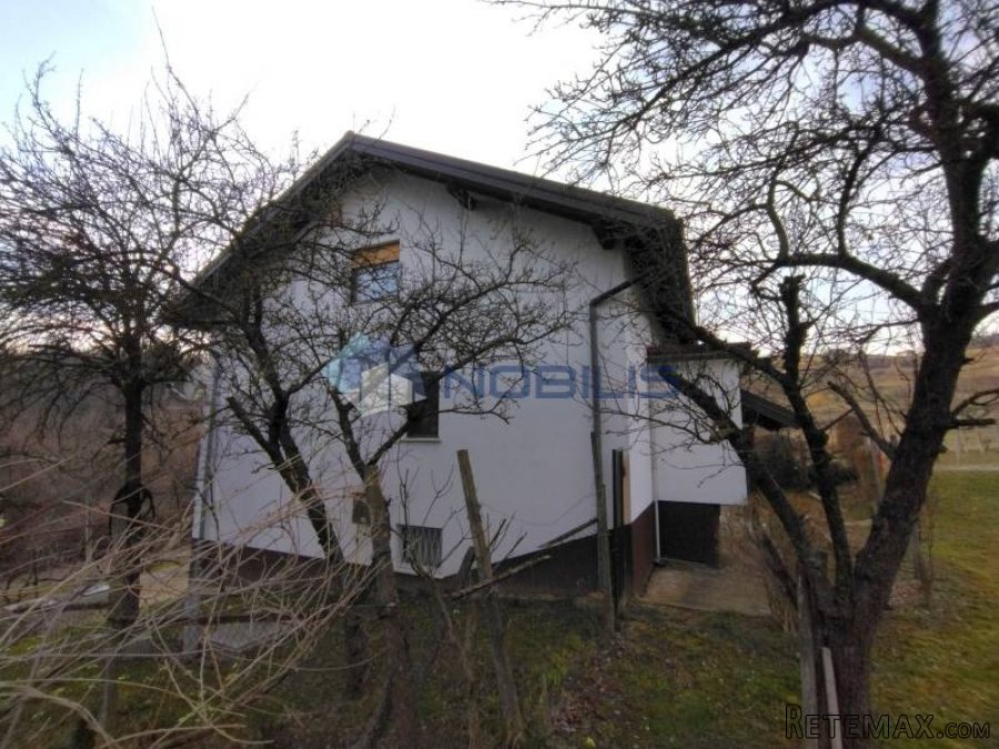 Pregrada kuća 300 m2 + voćnjak 1870 m2 - 8