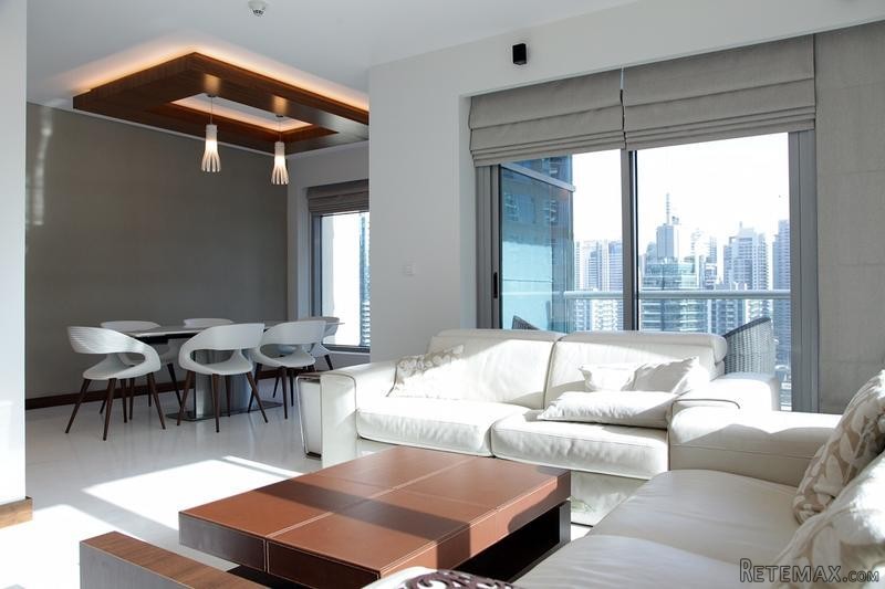 Fully Upgraded high floor 2 Bed with..