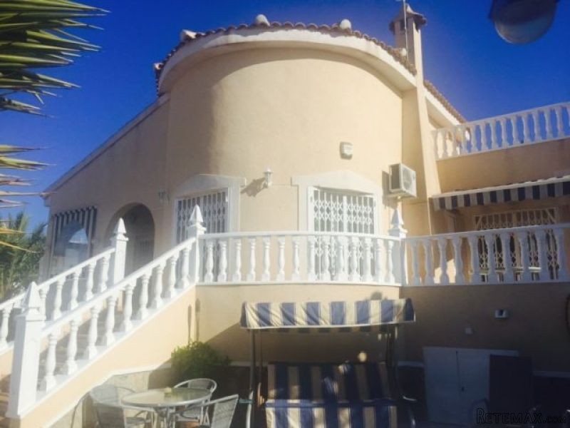 Rojales 3 Beds 2 Baths villa