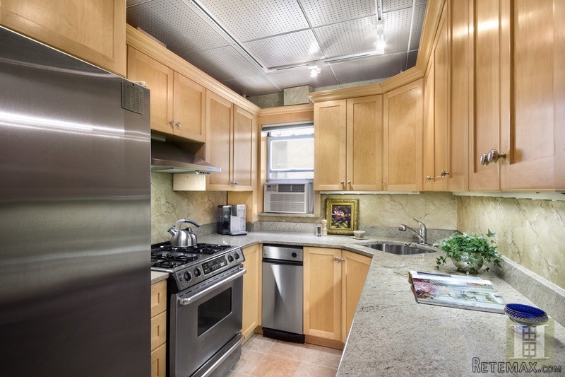 2 bedroom Apartment For Sale: 51 EAST.. - 2