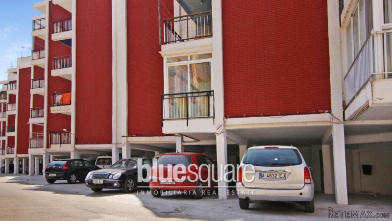 Central 3 Bedroom Apartment with..