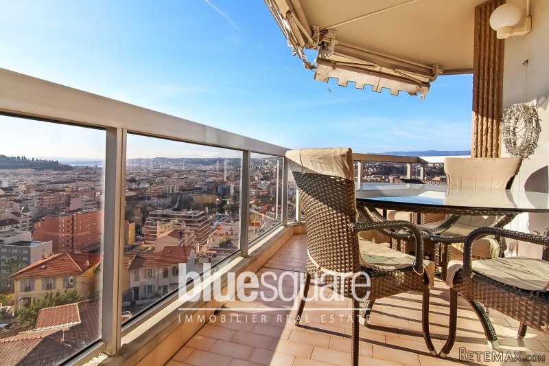 Stunning top floor apartment in Nice