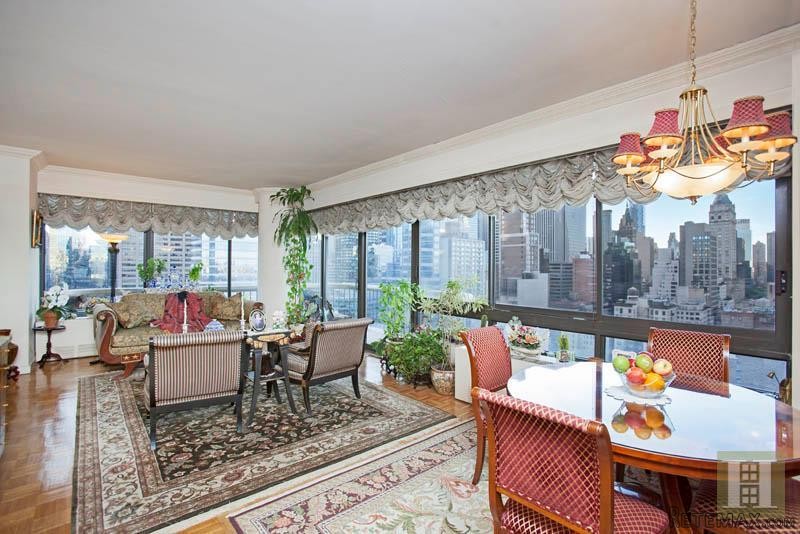 3 bedroom Apartment For Sale: 167 EAST..