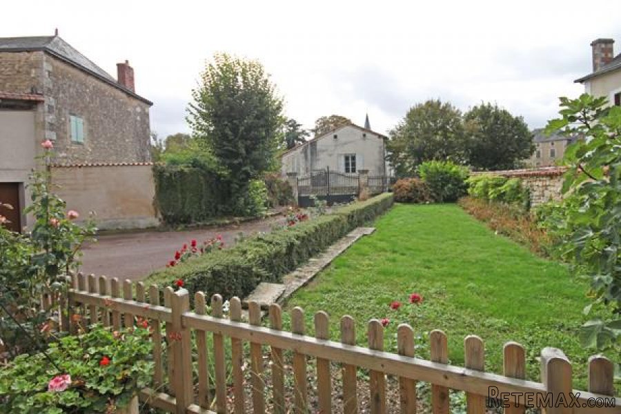 Charroux (86) - Detached 4 bed house, with a 2 bed gîte and 1.. - 2