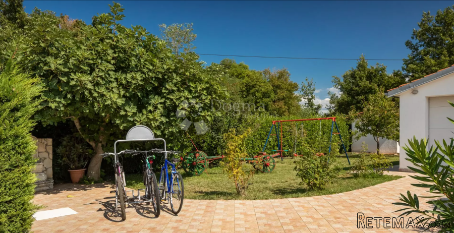 HITNO! SPUŠTENA CIJENA! KUĆA MEDITERANSKOG STILA SA BAZENOM - 2