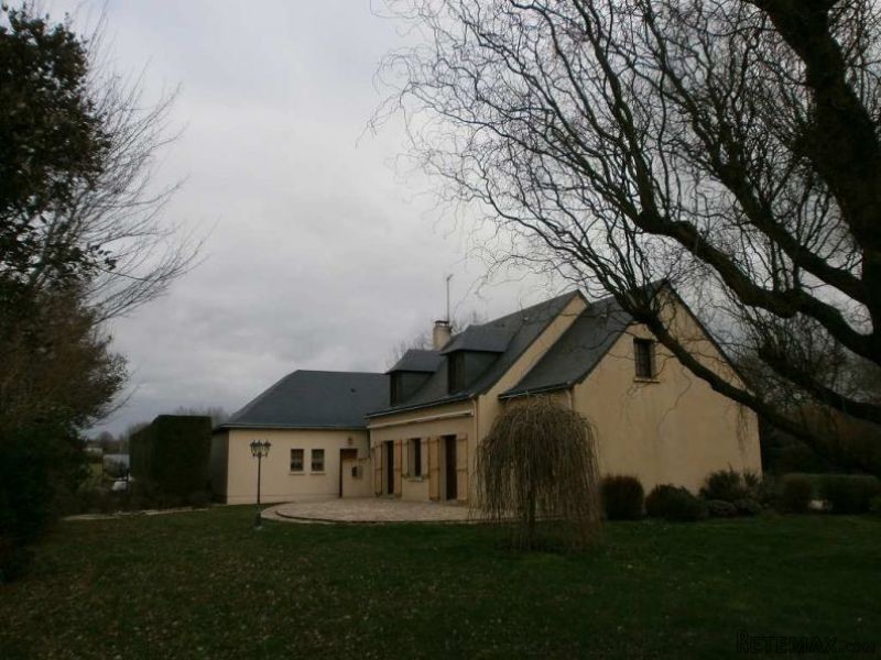 4 Bedroom Country House For Sale - 2